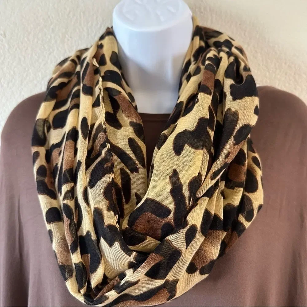Leopard print, infinity scarf